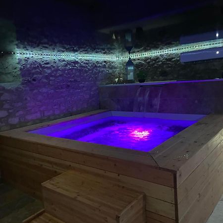 Gite A La Ferme Avec Jacuzzi Et Sauna Villefloure Exteriér fotografie