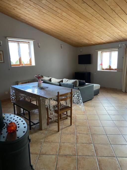 Gite A La Ferme Avec Jacuzzi Et Sauna Villefloure Exteriér fotografie