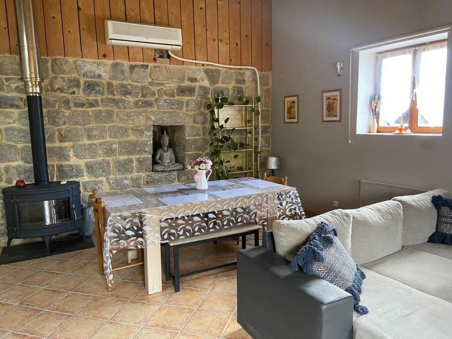 Gite A La Ferme Avec Jacuzzi Et Sauna Villefloure Exteriér fotografie